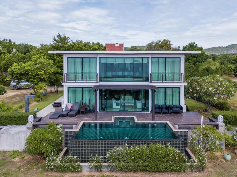 Beachfront Modern 4 Bedroom Pool Villa - Rv Hua Hin Exterior photo