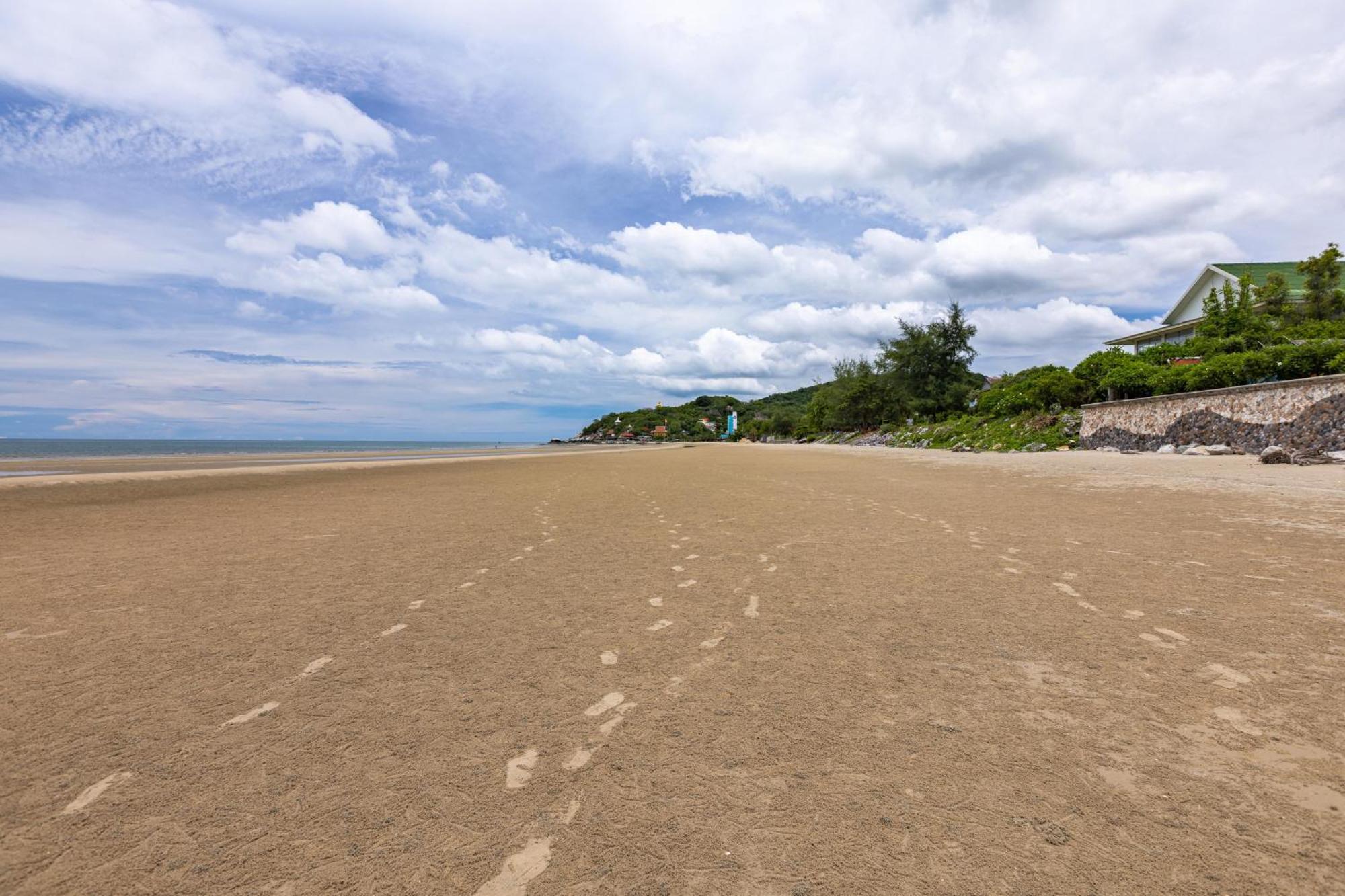 Beachfront Modern 4 Bedroom Pool Villa - Rv Hua Hin Exterior photo
