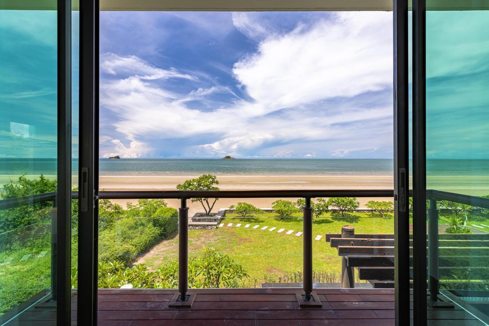 Beachfront Modern 4 Bedroom Pool Villa - Rv Hua Hin Exterior photo